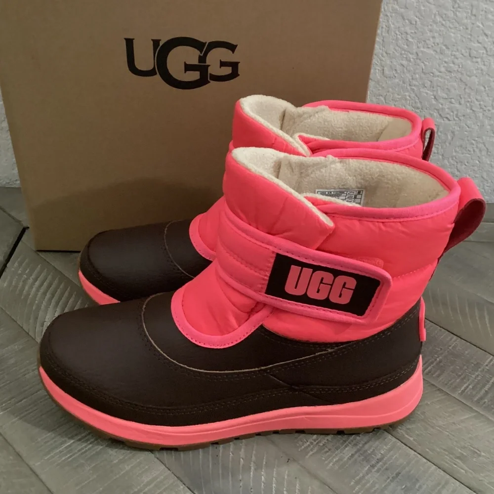 UGG® Kids' Taney Water Repellent Fleece & Genuine Shearling Lined Boot, size 3